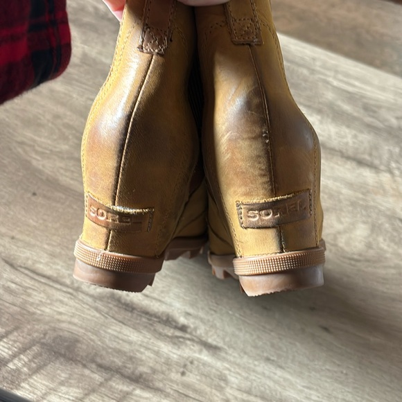 Sorel tan wedge booties size 7.5 - Picture 5 of 10